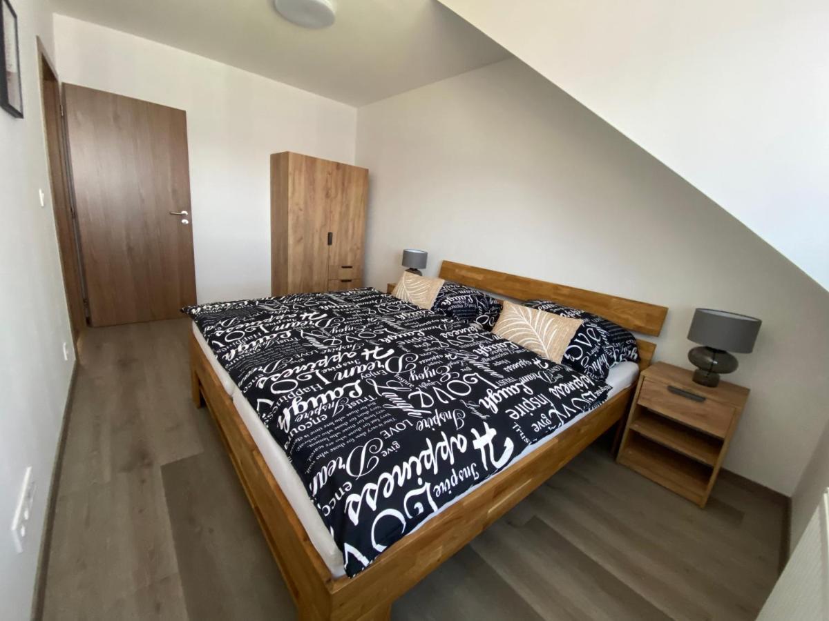 Cerna Ruze- Apartman 5 Pilzno Zewnętrze zdjęcie